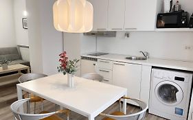 Renovated City Center Apt End Of Sept 23